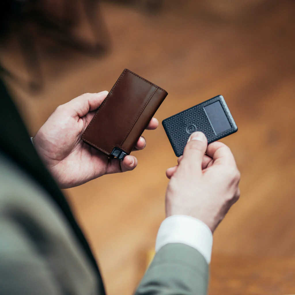 Ekster Wallet - Image 45